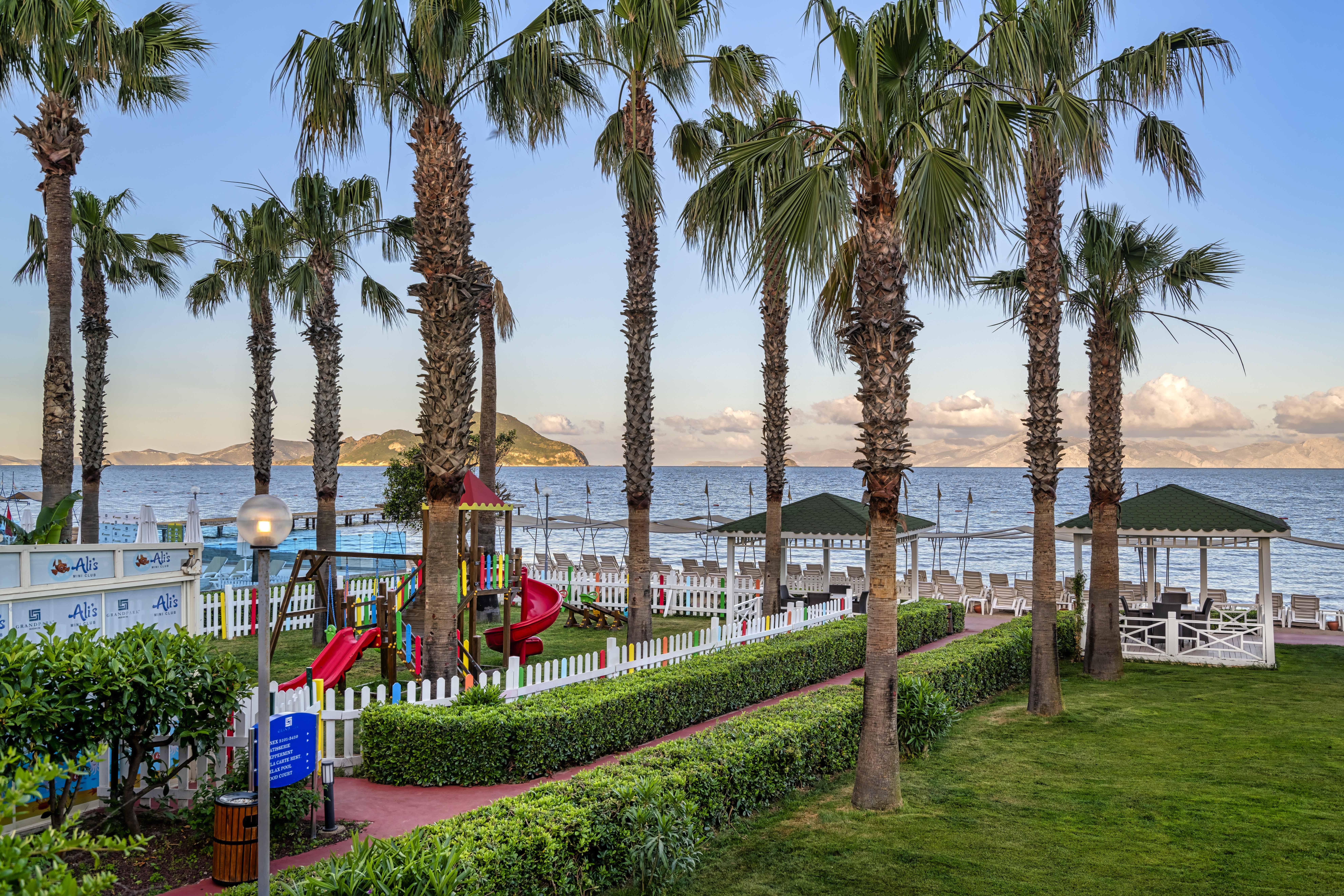 Azure By Yelken Hotel Turgutreis Exterior photo